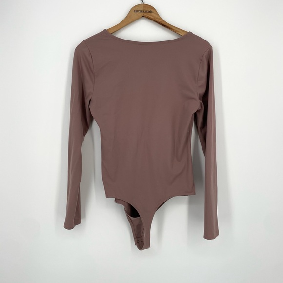Abercrombie & Fitch Soft AF Scoop Neck Bodysuit in Mauve Size M - Picture 4 of 8